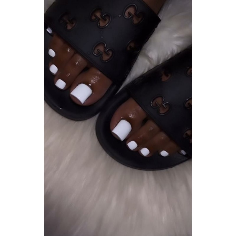 Photos de pieds de Léane